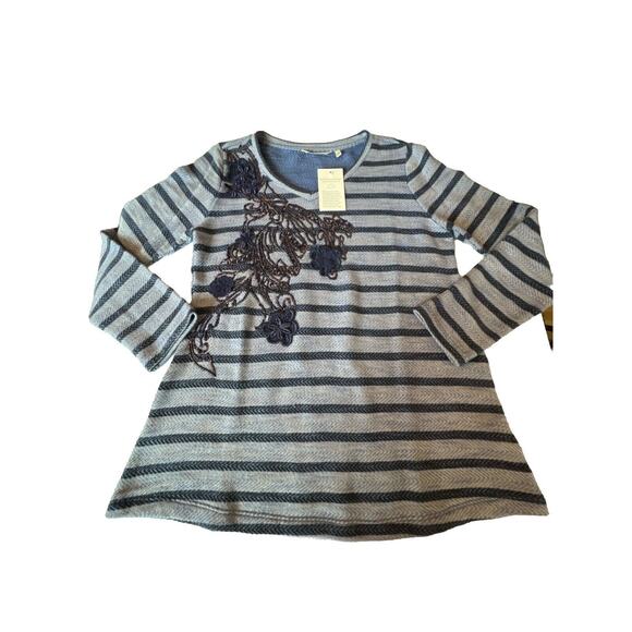 Soft Surroundings Blue Wildflower Embroidered Blue Tunic Long Sleeve Large NWT - Picture 7 of 7